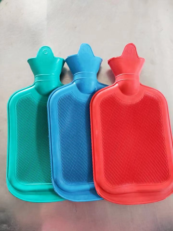 Bolsa de agua caliente de goma de 2L para el cuidado de la salud familiar con tapa